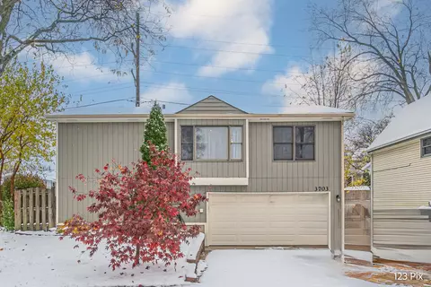 3703 Rywick Ct, Rolling Meadows, IL 60008