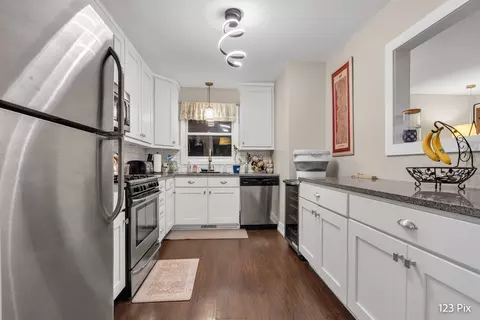 Kitchen - 3703 Rywick Ct, Rolling Meadows, IL 60008 photo 2 of 3
