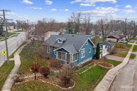 107 E Washington St, Oswego, IL 60543