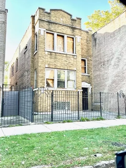 1054 N Springfield Ave, Chicago, IL 60651