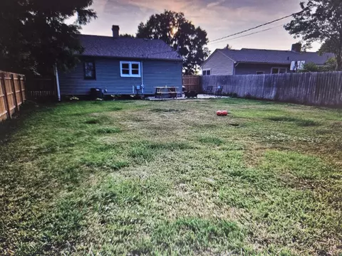 Exterior - 213 S Mclean Blvd, Elgin, IL 60123 photo 7 of 7