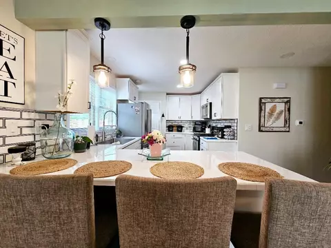 Kitchen - 213 S Mclean Blvd, Elgin, IL 60123 photo 5 of 7