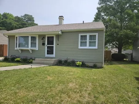 Exterior - 213 S Mclean Blvd, Elgin, IL 60123 photo 2 of 7