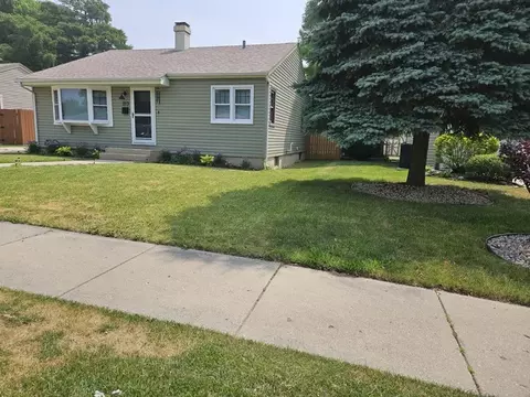 Exterior - 213 S Mclean Blvd, Elgin, IL 60123 photo 3 of 7