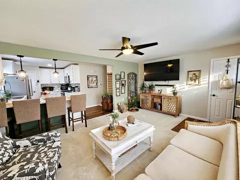 Living - 213 S Mclean Blvd, Elgin, IL 60123 photo 1 of 3