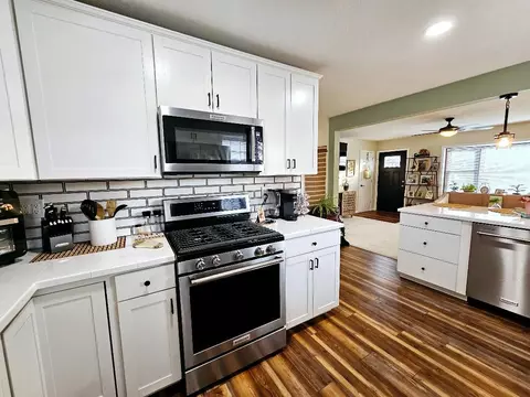 Kitchen - 213 S Mclean Blvd, Elgin, IL 60123 photo 1 of 7