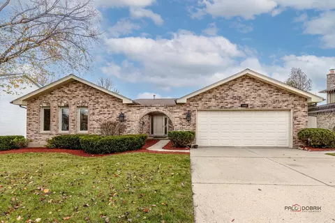 1095 S Salem Dr, Schaumburg, IL 60193