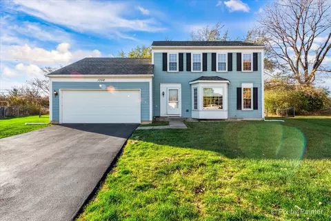 1352 Shagbark Ct, Carol Stream, IL 60188