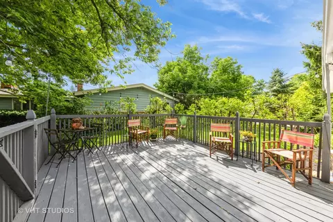 Exterior - 1038 Brookside Ln, Deerfield, IL 60015 photo 1 of 2