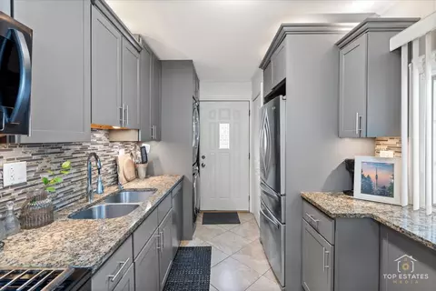 219 W Wayne Pl, Wheeling, IL 60090 photo 16