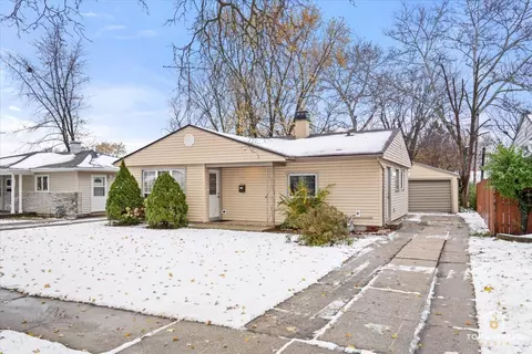 219 W Wayne Pl, Wheeling, IL 60090 photo 2