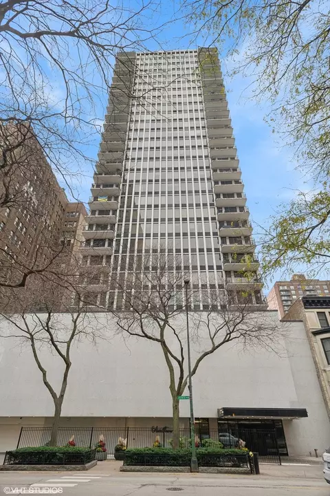 1230 N State Pkwy #10C, Chicago, IL 60610