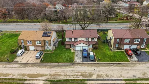 230 Juniper Ln #230, Bolingbrook, IL 60440