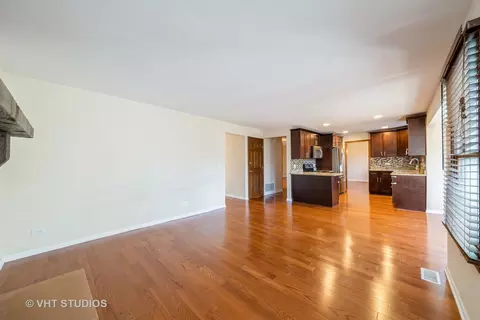 1201 Pinetree Ln, Bartlett, IL 60103 photo 9