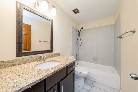 1201 Pinetree Ln, Bartlett, IL 60103 photo 19