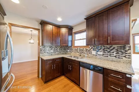 1201 Pinetree Ln, Bartlett, IL 60103 photo 6