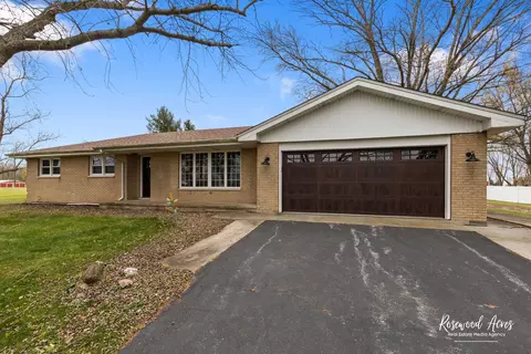 2565 E Offner Rd, Beecher, IL 60401