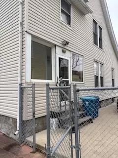 438 Spring St, Aurora, IL 60505 photo 4