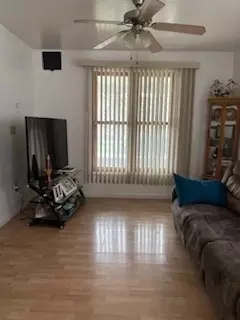 438 Spring St, Aurora, IL 60505 photo 9