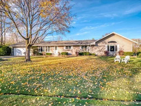 23 W474 Pine Dr, Carol Stream, IL 60188