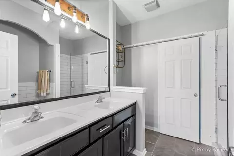 Bath - 16765 Hazelwood Dr #-, Plainfield, IL 60586 photo 1 of 4