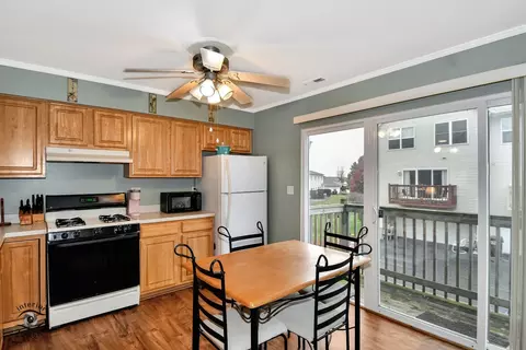 Kitchen - 1420 Fox Hound Trl, Beecher, IL 60401 photo 2 of 2