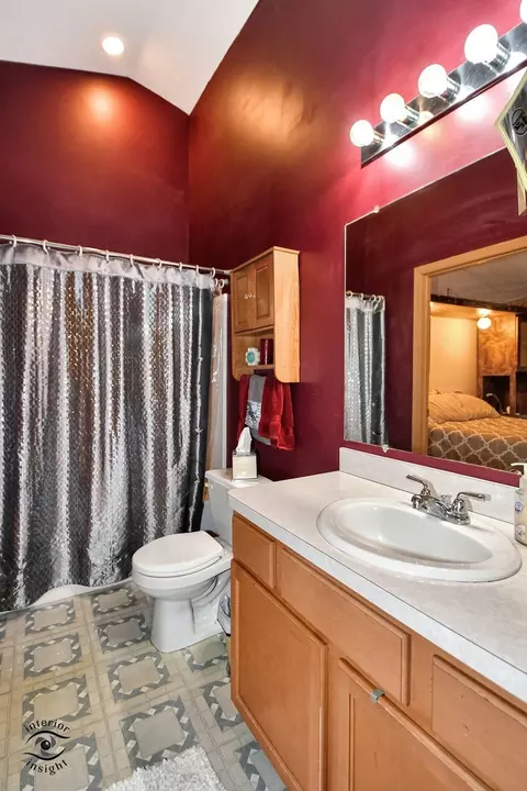 Bath - 1420 Fox Hound Trl, Beecher, IL 60401 photo 3 of 3