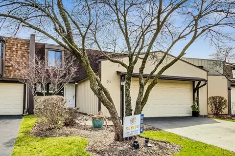 31 Westwood Ct, Indian Head Park, IL 60525