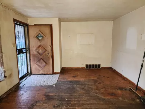 9931 S Emerald Ave, Chicago, IL 60628 photo 5