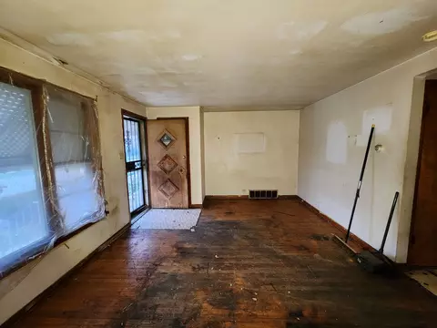 9931 S Emerald Ave, Chicago, IL 60628 photo 4
