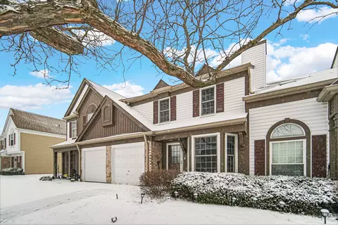 112 W 67th St, Westmont, IL 60559
