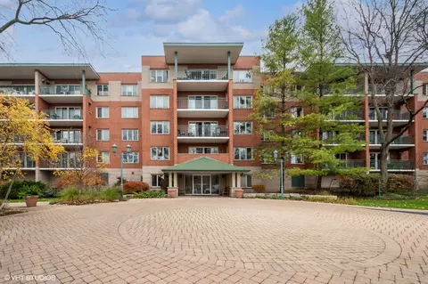 3950 W Bryn Mawr Ave #302, Chicago, IL 60659