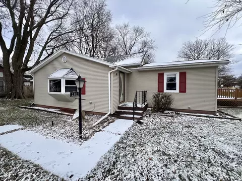 201 N Chicago St, Sidell, IL 61876 photo 2