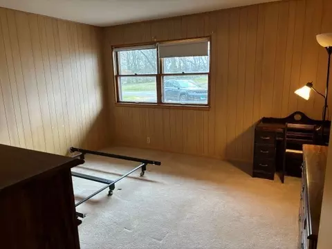 Bedroom - 420 E 422 E Iroquois St, Sheldon, IL 60966 photo 2 of 3