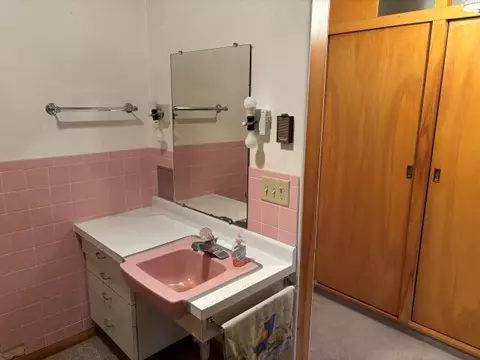 Bath - 420 E 422 E Iroquois St, Sheldon, IL 60966 photo 1 of 4