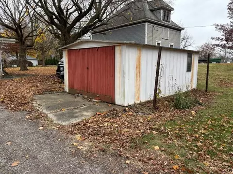 Exterior - 420 E 422 E Iroquois St, Sheldon, IL 60966 photo 3 of 3