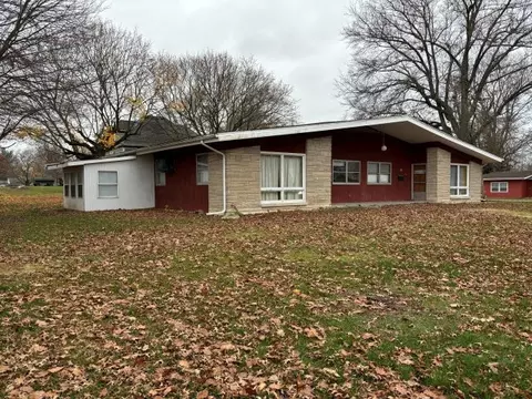 420 E 422 E Iroquois St, Sheldon, IL 60966