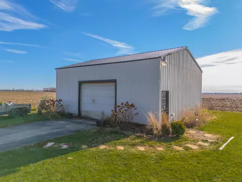907 E Ziebarth Rd, Normal, IL 61761 photo 5