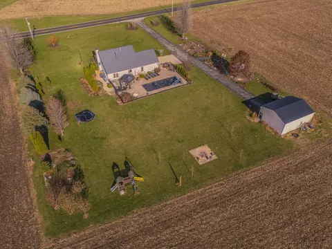 907 E Ziebarth Rd, Normal, IL 61761 photo 2