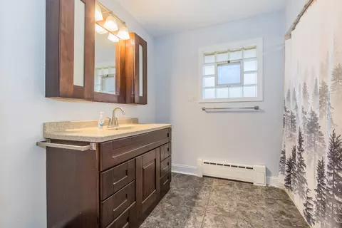 Bath - 26938 Sylvan Ln, Monee, IL 60449 photo 1 of 3