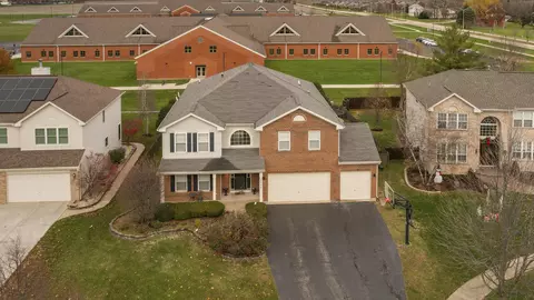 2152 Mark Cir, Bolingbrook, IL 60490 photo 1