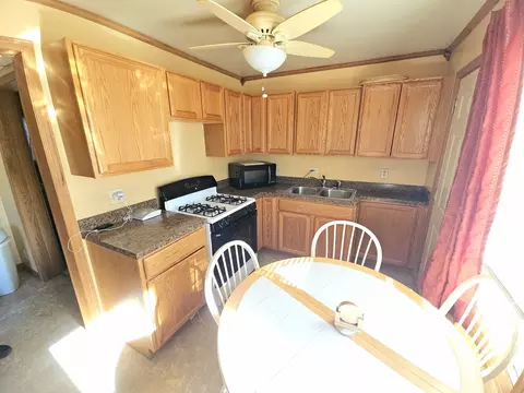228 E 2nd St, East Dundee, IL 60118 photo 2