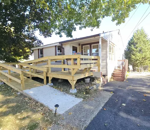 228 E 2nd St, East Dundee, IL 60118 photo 10