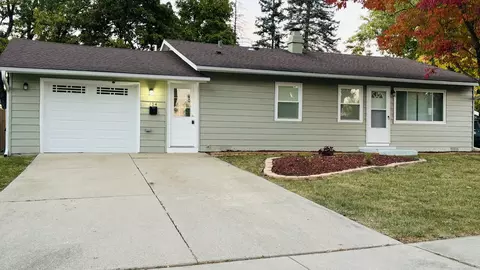 104 Mccabe Dr, Streamwood, IL 60107