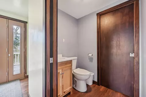 Entry Way - 635 N Harrison Ave, Aurora, IL 60506 photo 5 of 7