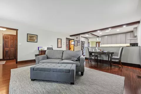 Living - 635 N Harrison Ave, Aurora, IL 60506 photo 3 of 4