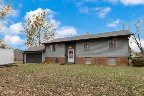 2509 Fairway Dr, Joliet, IL 60435