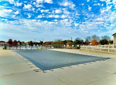 Exterior - 5800 Lake Pointe Dr, Plainfield, IL 60586 photo 7 of 8