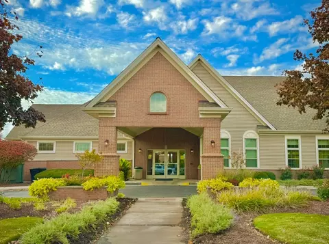 Exterior - 5800 Lake Pointe Dr, Plainfield, IL 60586 photo 4 of 8