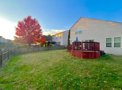 Exterior - 5800 Lake Pointe Dr, Plainfield, IL 60586 photo 3 of 8